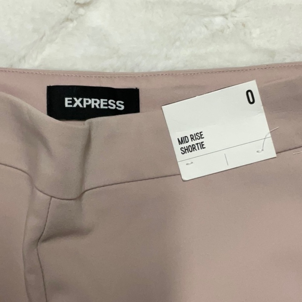 Express Mid Rise Shorts - Picture 4 of 5